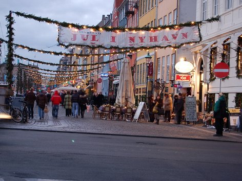 Nyhavn by night